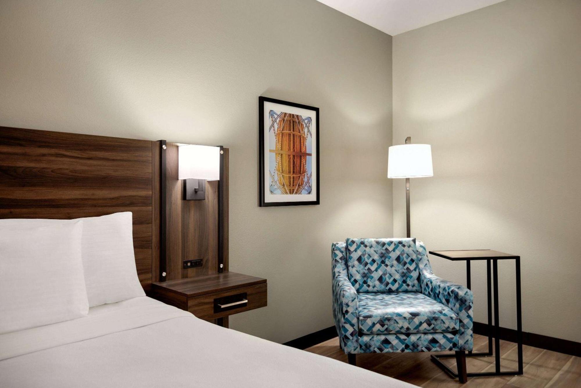 La Quinta By Wyndham Gonzales La Hotel Buitenkant foto